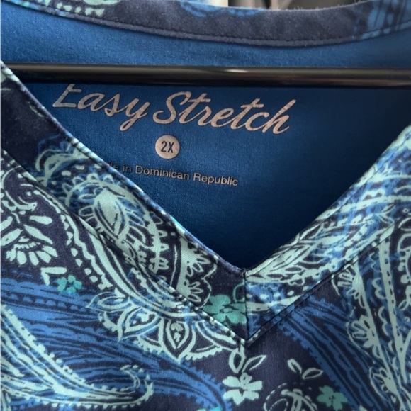 Butter-Soft Scrub Tops - Picture 9 of 15